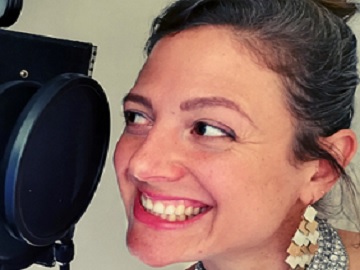 Lilac Sheer- english קריינית שחקנית 